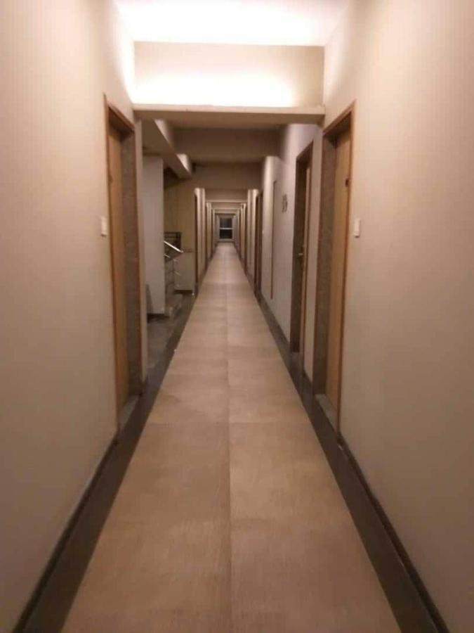 Weekend Address By Honest Homes Сурат Экстерьер фото