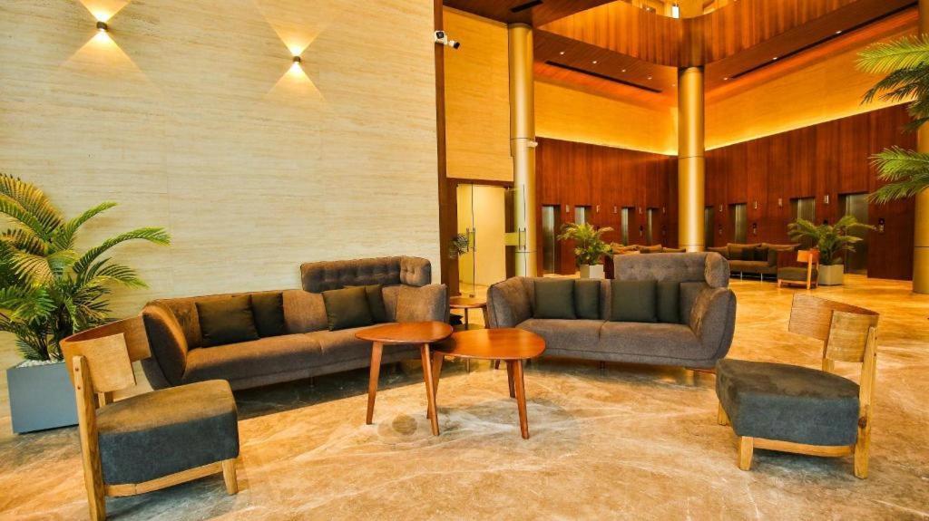 Weekend Address By Honest Homes Сурат Экстерьер фото