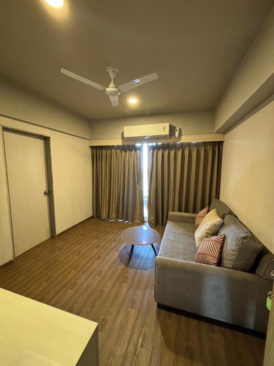 Weekend Address By Honest Homes Сурат Экстерьер фото
