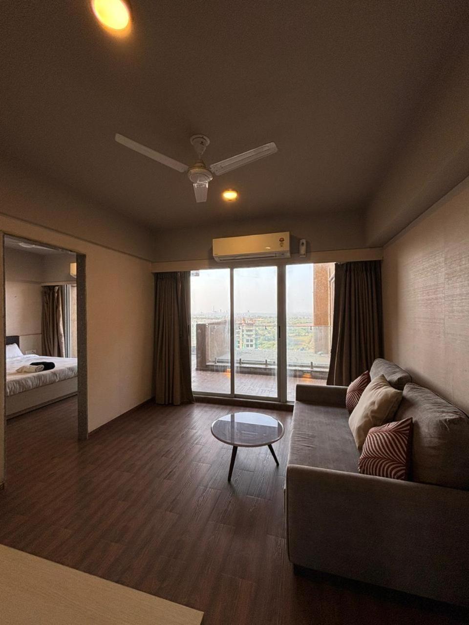 Weekend Address By Honest Homes Сурат Экстерьер фото
